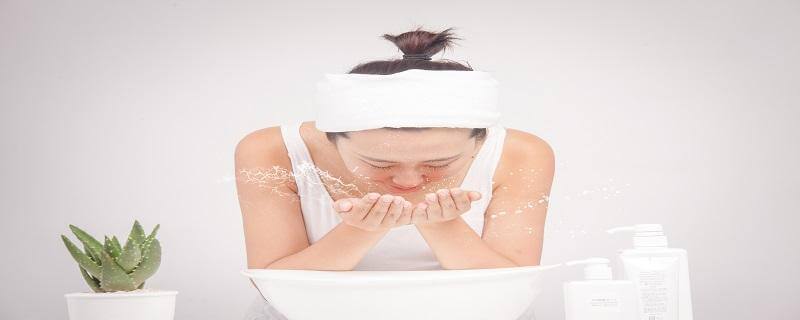 洗面奶是早晚都用还是只是晚上用,洁面乳和洗面奶谁先用 护肤 第1张 洗面奶是早晚都用还是只是晚上用,洁面乳和洗面奶谁先用 护肤 第1张