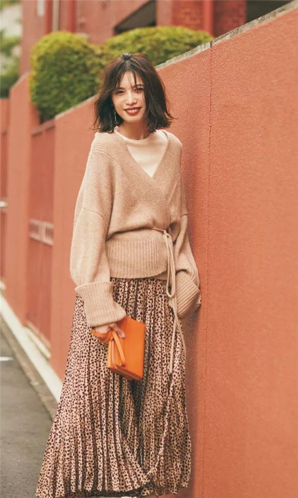 温柔开衫温柔成熟，中性百搭针织衫更显质感 温柔成熟 中性百搭针织衫 第6张