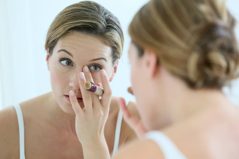 唇釉结块怎么办,化妆品结块解决方法 唇釉 唇釉结块 唇釉结块解决方法 美妆 第2张 唇釉结块怎么办,化妆品结块解决方法 唇釉 唇釉结块 唇釉结块解决方法 美妆 第2张