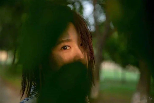 如何打造伪素颜妆，焦糖奶茶眼妆的化法和技巧 伪素颜妆 焦糖奶茶眼妆 第5张