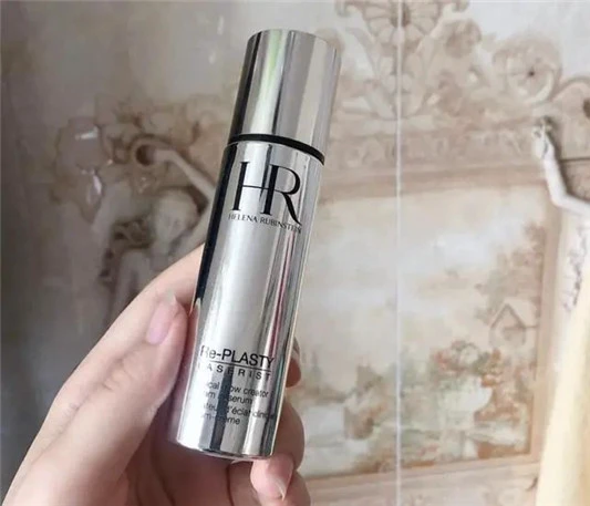 赫莲娜抗老明星有哪些，HR高光瓶才真抗衰，黑绷带比白绷带好 郝莲娜 第7张