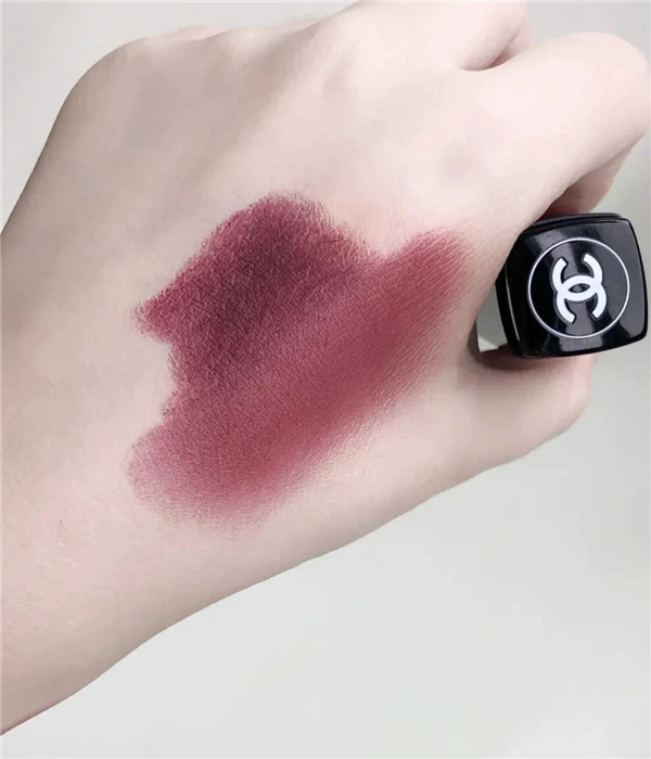 适合秋冬的口红颜色，气质温柔又斩男 口红 第6张