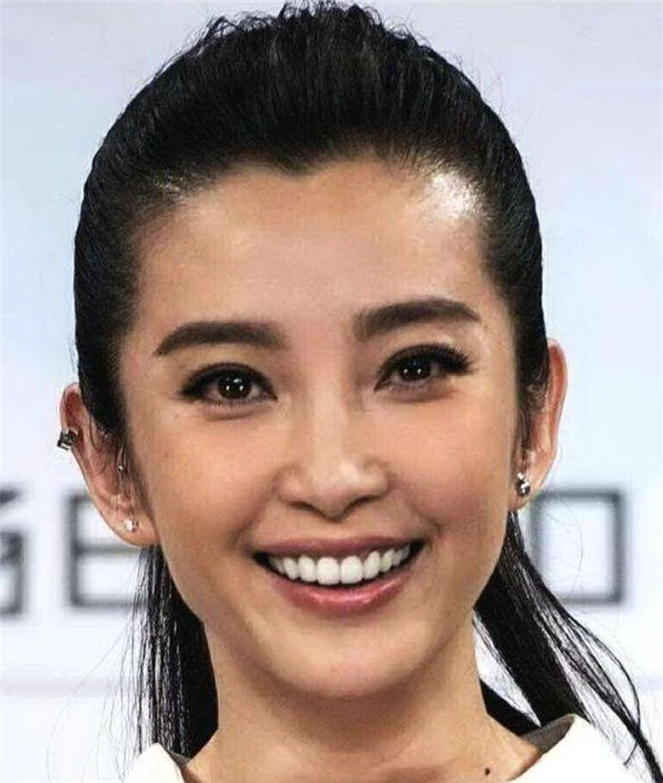 女生适合什么样的眉型呢，菱形脸型适合细长眉 女生 眉型 第2张