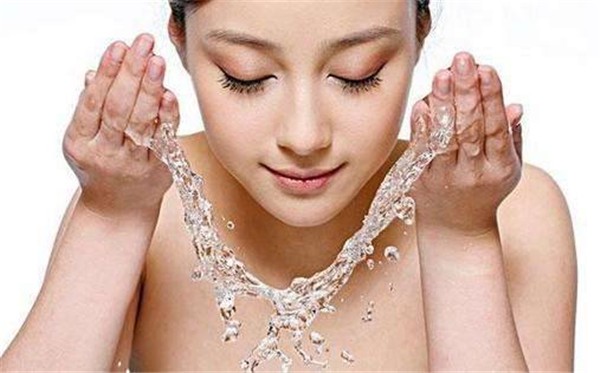 美容护肤的小妙招：常用黄瓜面膜缓解肌肤干燥 美容 护肤 第1张