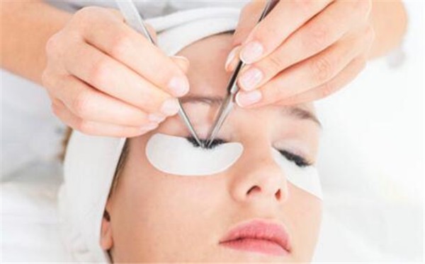 去脸上痘印的小妙招：避免辐射、温水洗脸不熬夜 脸上 痘印 第1张