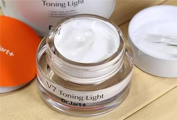 韩国v7素颜霜有什么危险 v7素颜霜 v7素颜霜的危害 V7素颜霜的效果 美妆 第3张