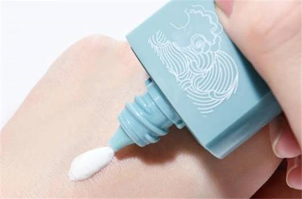 防晒霜保质期开封一般多久 防晒霜 防晒霜保质期 美妆 第2张