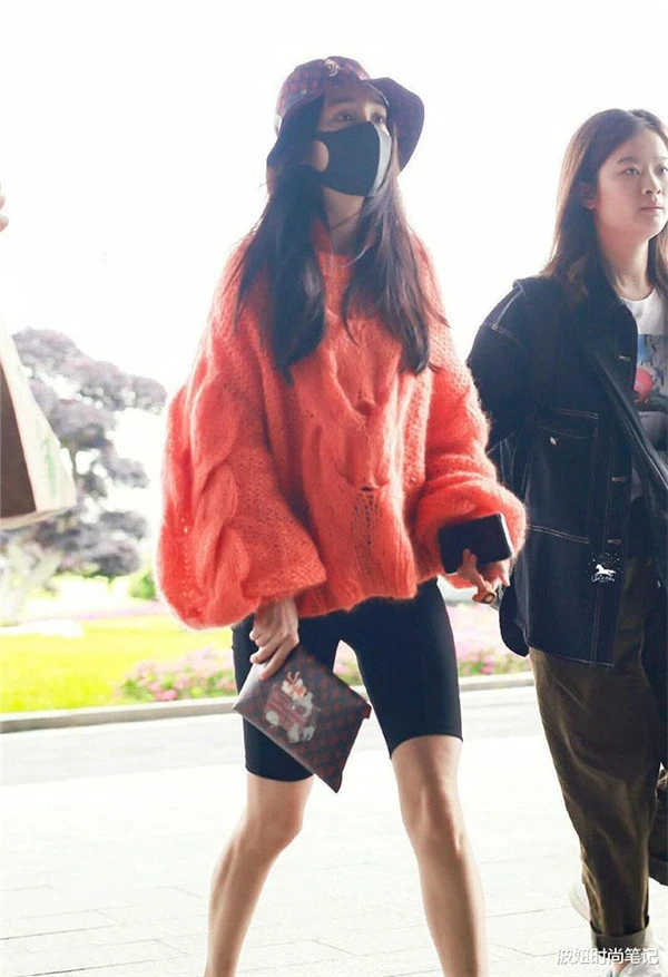 毛线衣服给人温暖感觉，健美裤配合针织衫上宽下紧适合梨形身材 毛线衣服 健美裤 第7张