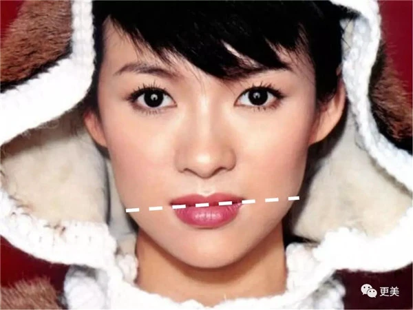 细弯眉妆容打造超强时尚感和精致度，细弯眉画法 细弯眉 时尚感 第32张