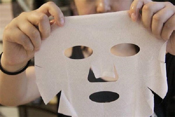 在冬天用面膜觉得太冷了，可以热水泡一下再用吗 面膜 第1张