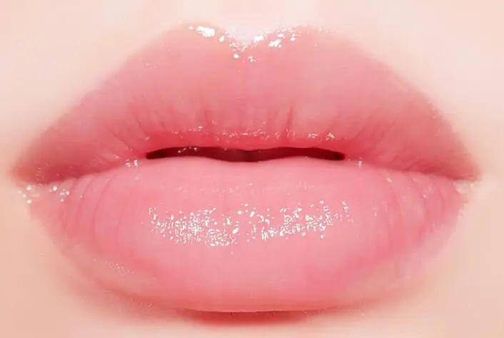 嘴唇干裂开口好疼怎么办，唇部干掉皮护唇方法 嘴唇 嘴唇干裂 嘴唇干裂开口好疼怎么办 美容 第4张