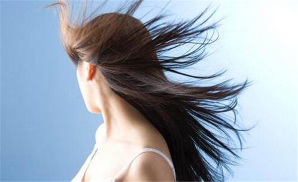 为什么头发变色了呢，如何预防头发提早变白 护肤 第1张