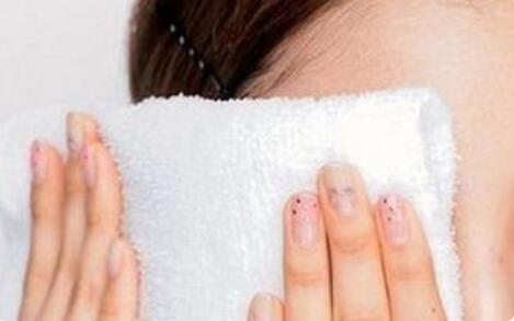 皮肤晒后发红有点痛怎么办 皮肤晒后发红有点痛 美容 第1张 皮肤晒后发红有点痛怎么办 皮肤晒后发红有点痛 美容 第1张