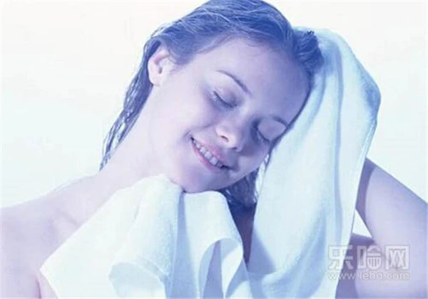 早上洗头好还是晚上洗头好，原来一般人都搞错了！ 护肤 第9张