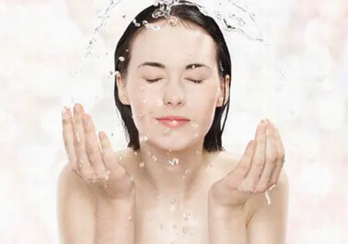 正确洗脸不「丢脸」，让夏季皮肤清爽整天 护肤 第3张