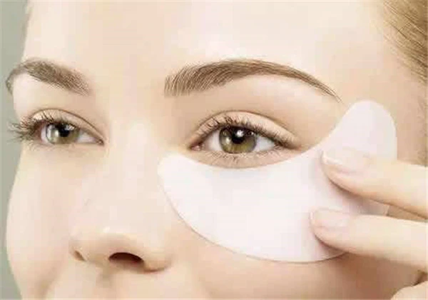 眼膜可以敷脸吗，眼膜只在特殊情况才适合用来敷脸 护肤 第4张