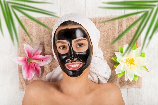 敷完面膜脸老是干干的是怎么回事，这些护肤小百科不说不知道 面膜 敷面膜脸很干 敷完面膜脸部很干怎么办 护肤 第1张