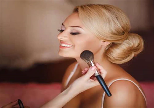 涂了粉底液还要涂气垫bb吗，化妆新手速速看过来 护肤 第3张