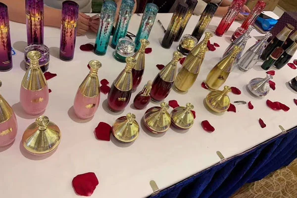 韩国维娜加盟几折拿货，韩国维娜加盟费用多少钱 维娜化妆品 第3张