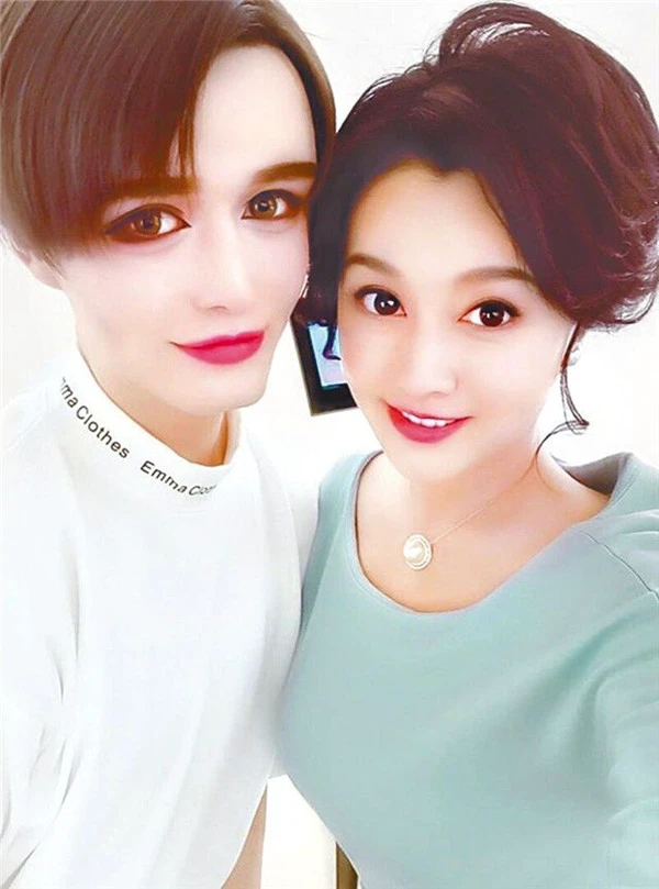 藤原纪香灰色窄裙造型大秀好身材，悉心打扮格外吸睛 藤原纪香 窄裙 第11张