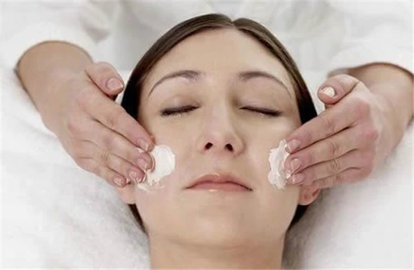 睡眠面膜前要用水和乳液吗 护肤 第7张