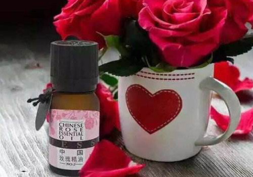 玫瑰精油滴肚脐能改善性冷感,口服精油有延缓衰老的作用 玫瑰精油 作用 第1张 玫瑰精油滴肚脐能改善性冷感,口服精油有延缓衰老的作用 玫瑰精油 作用 第1张