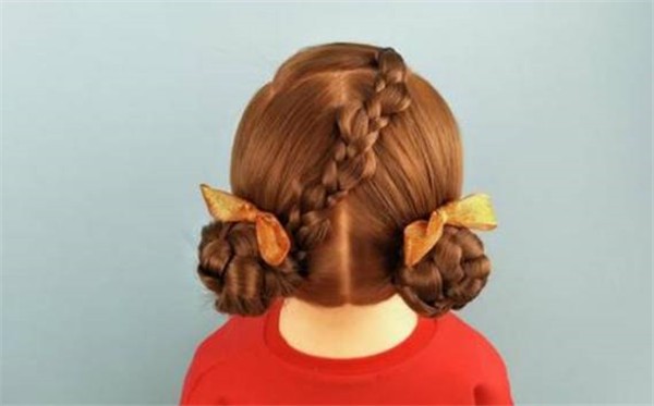 儿童盘发教程简单好看步骤是怎么样的 盘发 儿童盘发 美妆 第1张