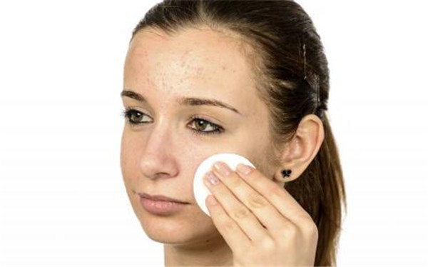 去除黑眼圈的方法：保持充足的睡眠放松身体 黑眼圈 方法 第1张