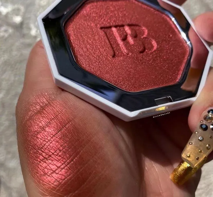 评评测测新品周报,蕾哈娜放过我吧,我没钱买高光了 评评测测 新品周报 美妆新品 美妆 第44张 评评测测新品周报,蕾哈娜放过我吧,我没钱买高光了 评评测测 新品周报 美妆新品 美妆 第44张