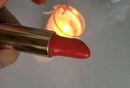 天气热口红化了怎么办，夏天唇膏保存方法 口红 口红化了 夏天口红容易化 美妆 第3张