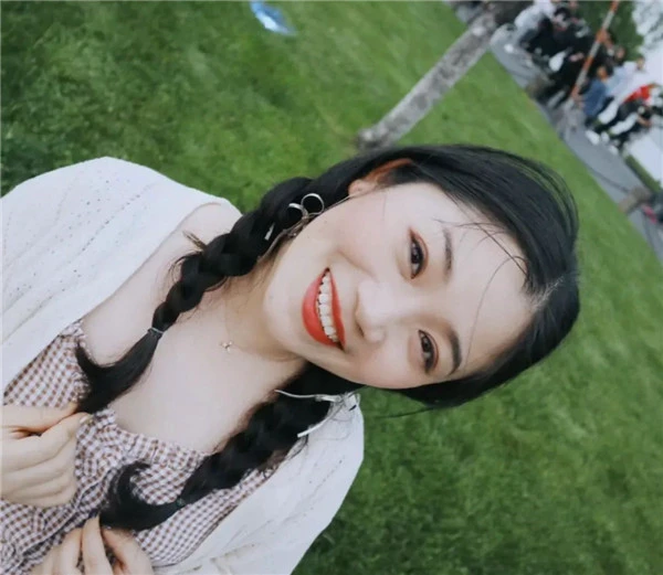 香奈儿口红最火的色号，更显白有气质 香奈儿 口红 第3张