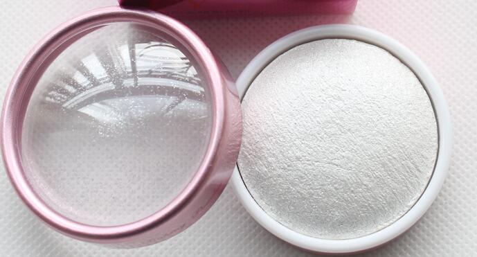 白色眼影适合什么肤色，白色眼影使用方法步骤图 眼影 白色眼影 白色眼影使用方法步骤图 美妆 第1张