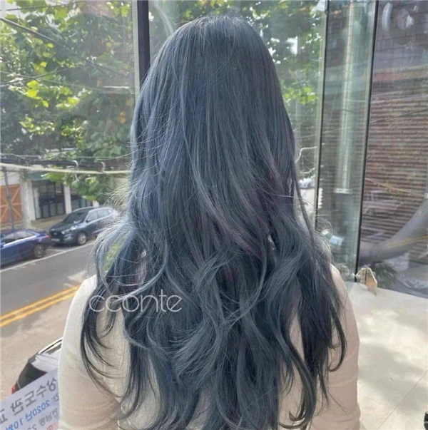 棕色系发色温柔又显气质，哪些发色显美又显白 发色 棕色系 第24张