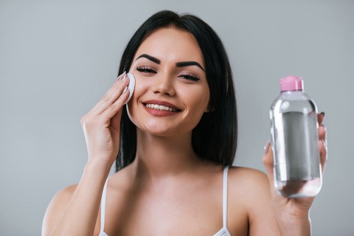 先卸妆还是先去角质,这些护肤顺序别搞错了 卸妆 去角质 卸妆去角质正确顺序 美妆 第1张 先卸妆还是先去角质,这些护肤顺序别搞错了 卸妆 去角质 卸妆去角质正确顺序 美妆 第1张