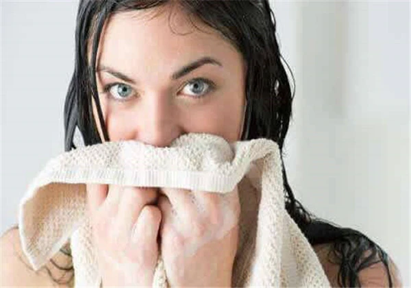 天天用牙膏洗脸可以吗,牙膏洗脸对牙膏和肤质有要求 护肤 第4张 天天用牙膏洗脸可以吗,牙膏洗脸对牙膏和肤质有要求 护肤 第4张