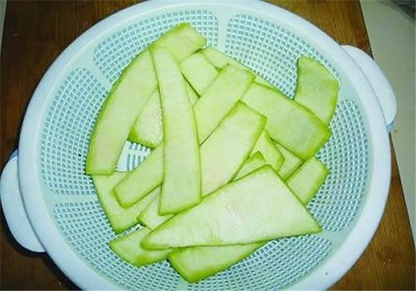 西瓜皮敷脸多长时间，关于西瓜皮敷脸的学问你都知道吗 护肤 第1张