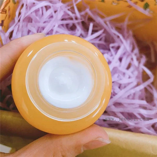 欧舒丹赋颜御龄紧致眼霜怎么样,欧舒丹赋颜御龄紧致眼霜使用测评 欧舒丹 眼霜 第3张 欧舒丹赋颜御龄紧致眼霜怎么样,欧舒丹赋颜御龄紧致眼霜使用测评 欧舒丹 眼霜 第3张