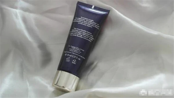 皮肤干爽状态适合什么粉底，雅诗兰黛沁水粉底液 皮肤 粉底 第6张