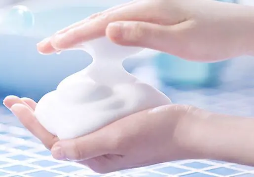 脸上皮肤比较敏感什么牌子洗面奶比较温和，适合敏感肌的洁面乳排行榜 洗面奶 温和洗面奶 温和洗面奶什么牌子好 美容 第2张