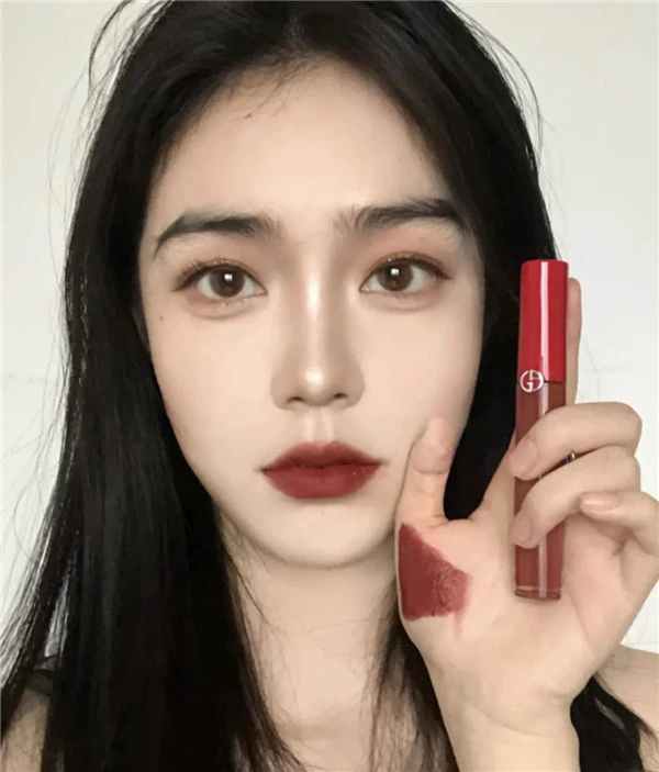秋冬适合什么颜色的口红，四只秋冬热门红棕色显白又百搭 口红 第2张