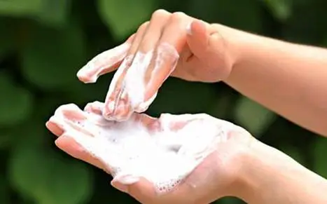 洗面奶致痘成分表包含什么 洗面奶 致痘成分表 美妆 第2张