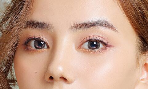 戴美瞳会让眼睛变大吗，这几款颜色美瞳让你瞬变大眼妹 美瞳 美瞳排行榜 美瞳什么颜色会显眼睛大 美妆 第1张