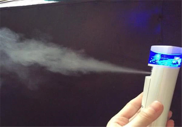 天天用矿泉水敷脸好吗，矿泉水必须这么用才能发挥出美容效果 护肤 第4张