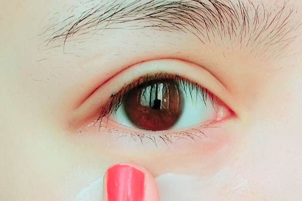 哪些眼霜适合30岁来使用，眼霜推荐 眼部 第1张