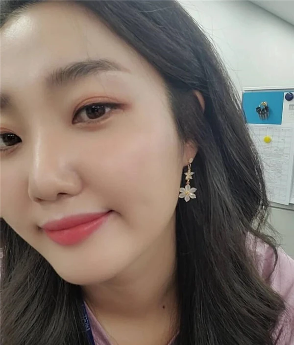 金高银同款「玫瑰奶茶」唇膏推荐，BOBBI，BROWN上唇超温柔 玫瑰奶茶 唇膏 第4张