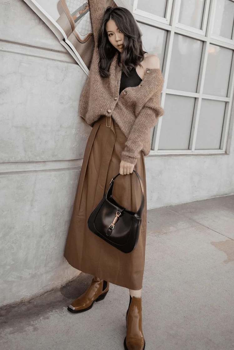奶茶色散发迷人魅力，成冬季衣柜必备单品 奶茶色 单品 第11张