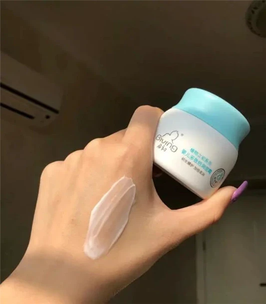 便宜却好用的护肤品,这4种才是「万年青」,火了多年还很流行 护肤品 第4张 便宜却好用的护肤品,这4种才是「万年青」,火了多年还很流行 护肤品 第4张