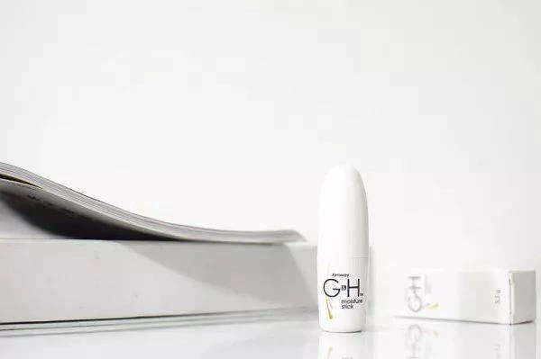 雅蜜多用滋润条水润柔滑，为唇部肌肤提供高保湿效果 雅蜜 保湿 第2张