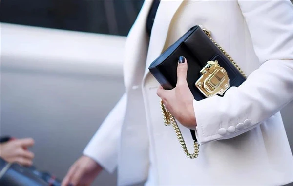 一身米白色穿搭温柔气质，充满活力增加层次感显瘦显腿长 温柔气质 充满活力 第2张