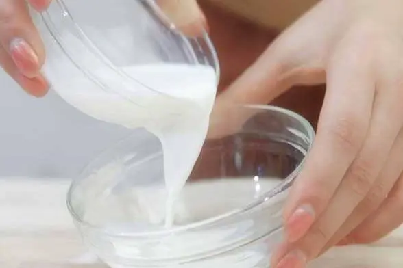 牛奶怎么做面膜好用，牛奶敷面膜的正确步骤图片 面膜 牛奶敷面膜方法 牛奶敷面膜的正确方法步骤教程图片 护肤 第2张